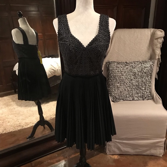 HP Catherine Malandrino Pleated Dress, 8 NWT - Picture 2 of 8